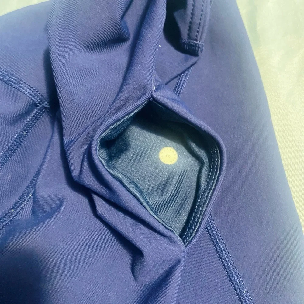 Lululemon Athletica Blue Capri Leggings with Stretchy Fit